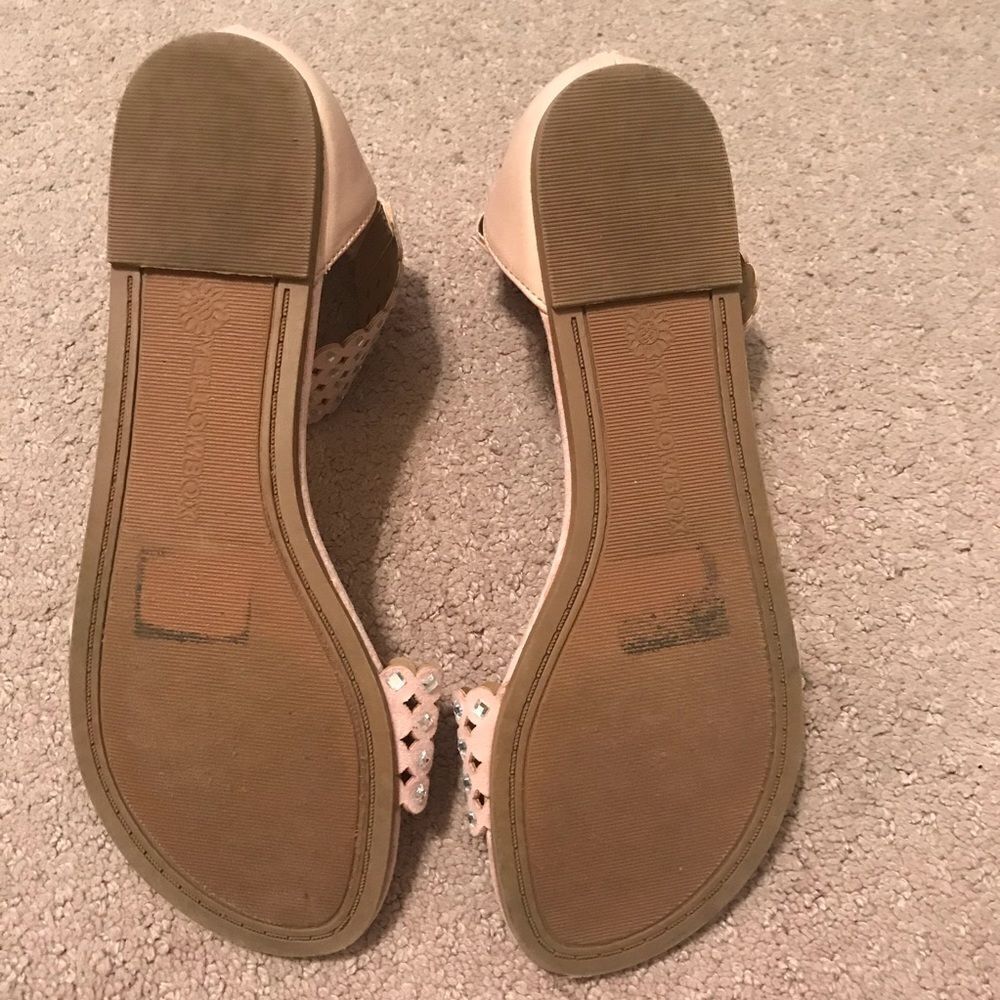 Yellow Box Sandals  - Picture 5 of 6